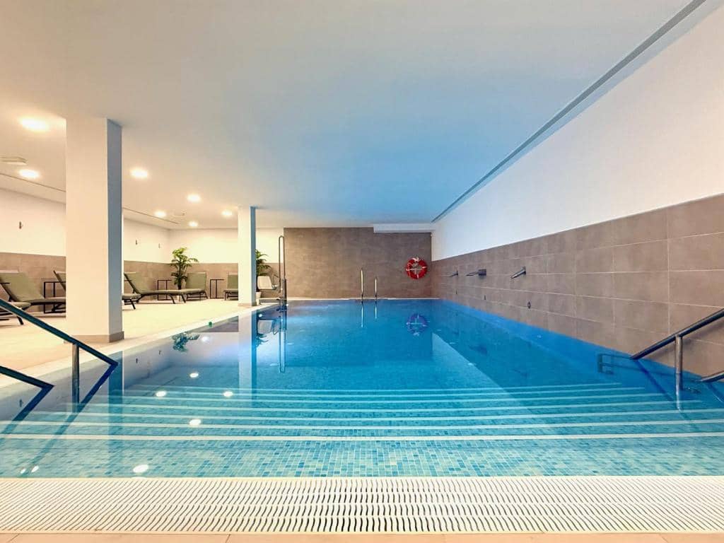 2 soveværelse Strandlejlighed til salg i Mijas med swimmingpool garage - € 460.000 (Ref: 10174369)