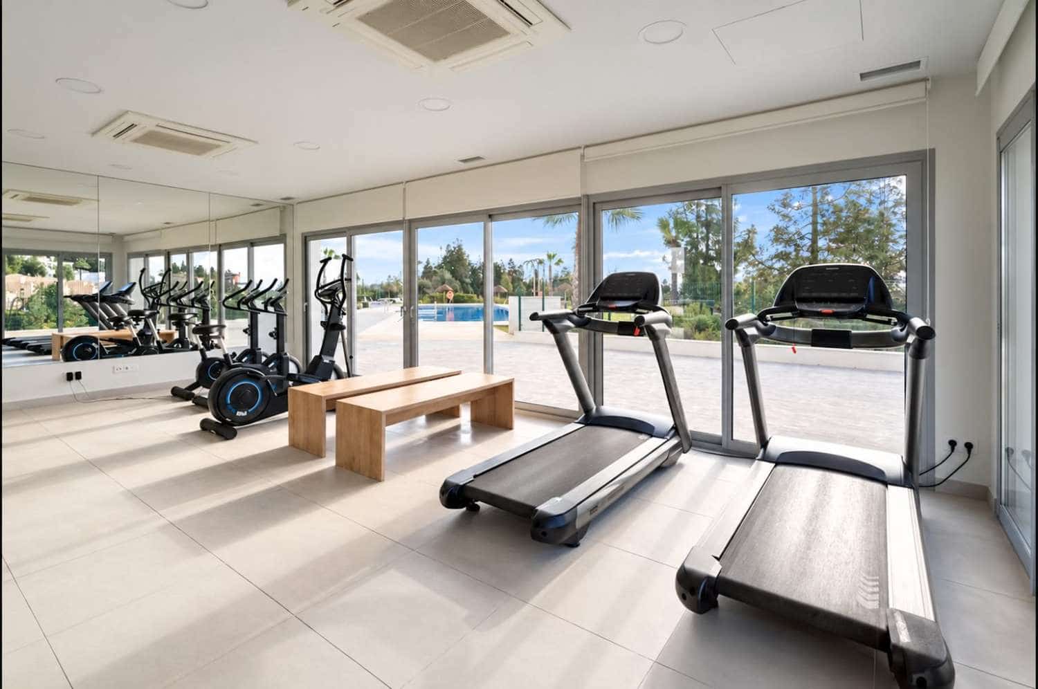 2 soveværelse Strandlejlighed til salg i Mijas med swimmingpool garage - € 460.000 (Ref: 10174369)