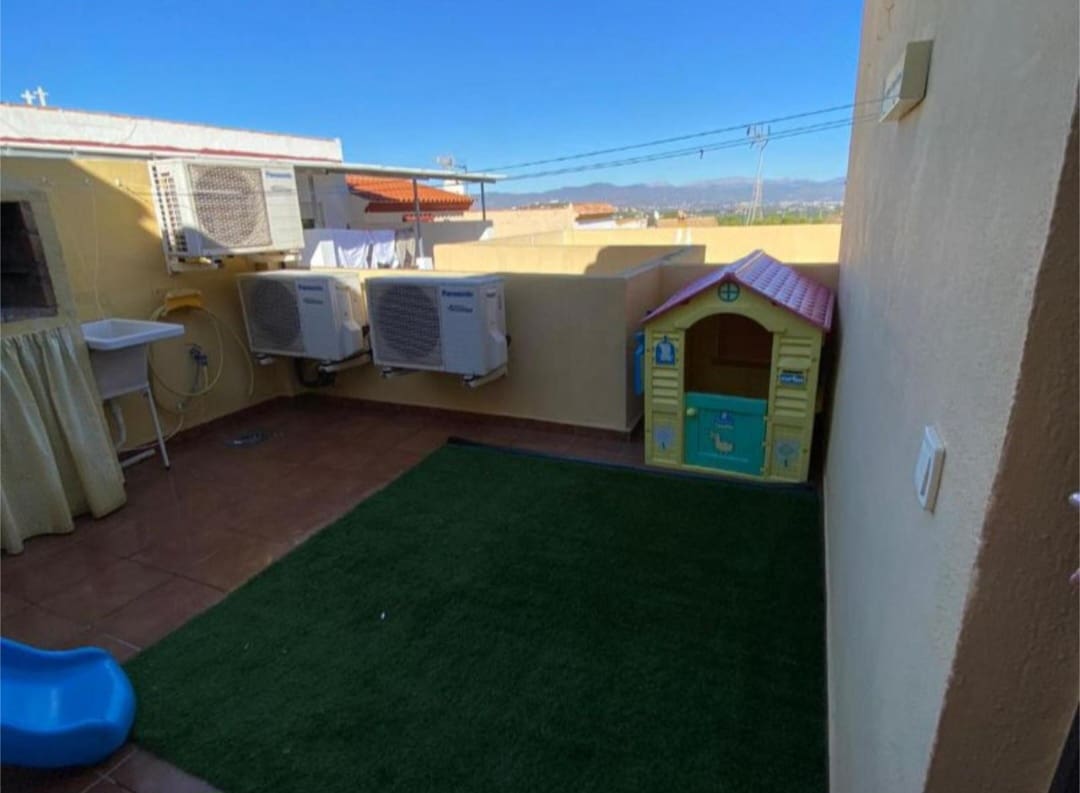 2 makuuhuone Asunto myytävänä paikassa Alhaurin de la Torre mukana 
autotalli - 359 000 € (Ref: 9434775)