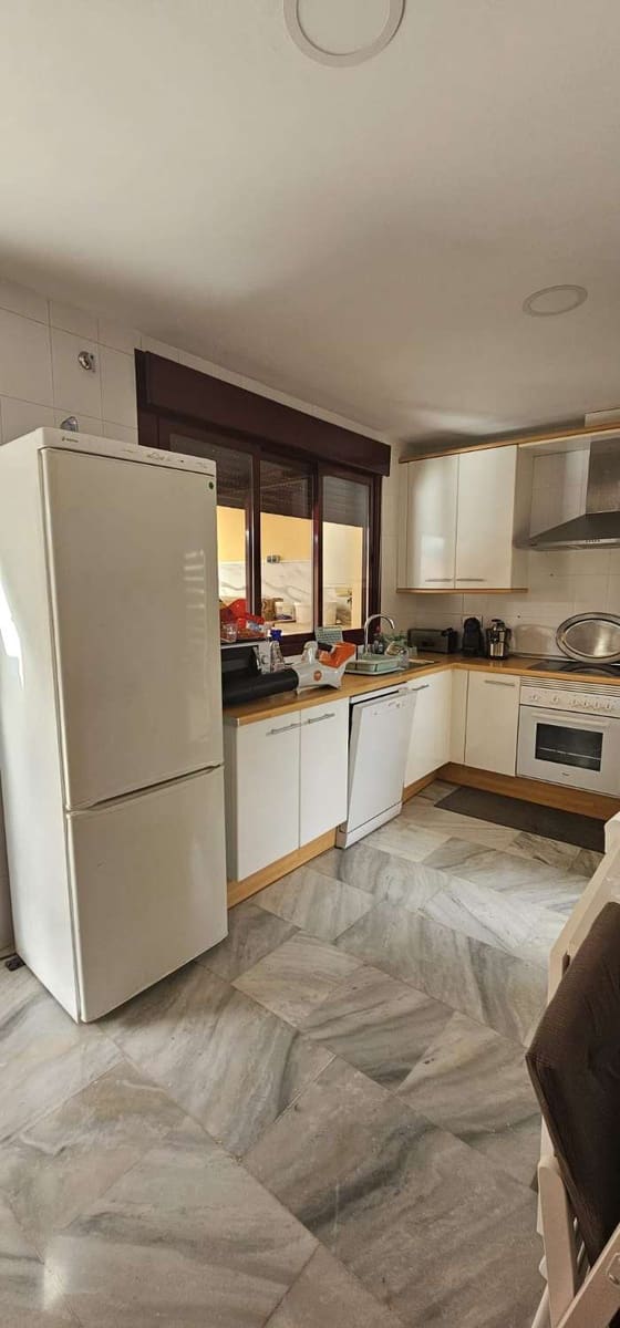 Chalet de 2 habitaciones en Benahavís en venta con piscina - 950.000 € (Ref: 9434777)