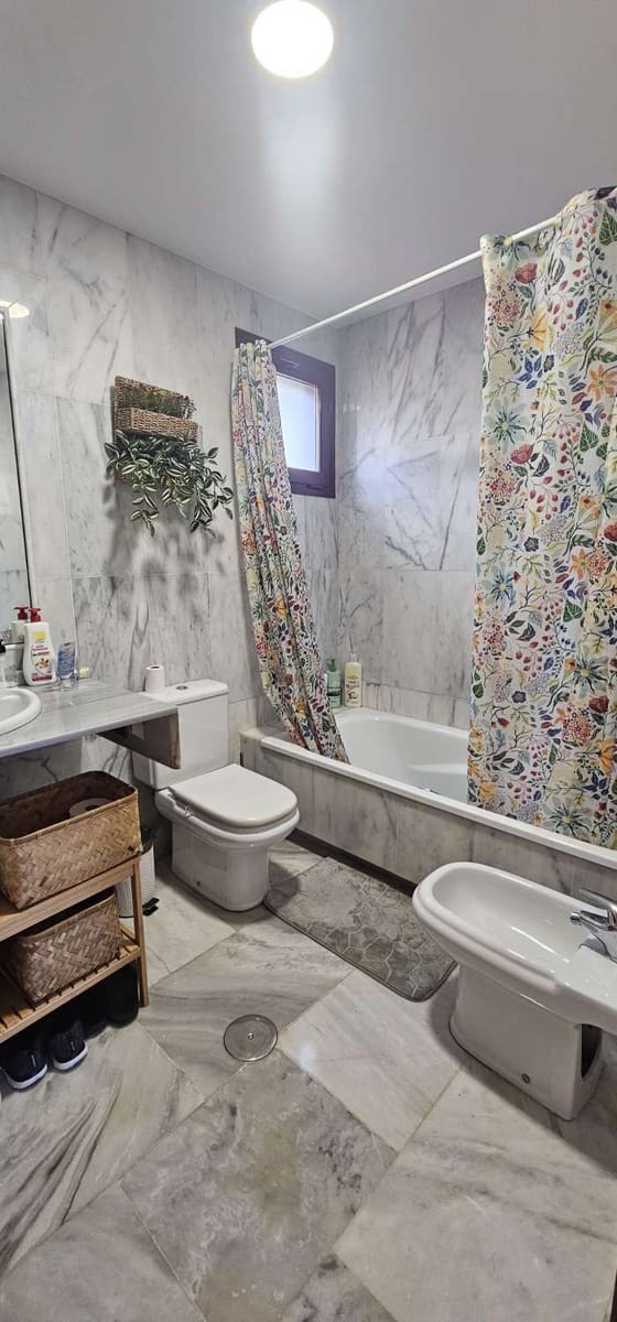 Chalet de 2 habitaciones en Benahavís en venta con piscina - 950.000 € (Ref: 9434777)