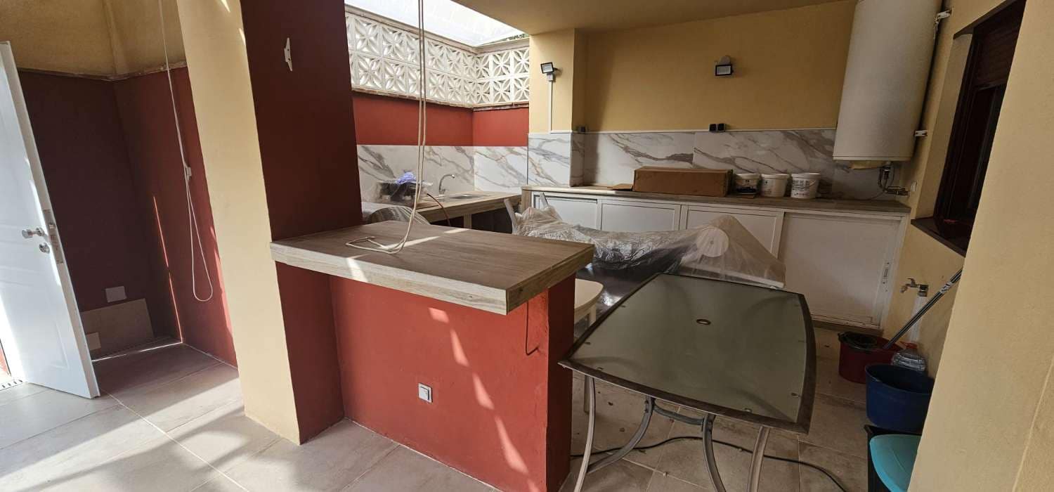 Chalet de 2 habitaciones en Benahavís en venta con piscina - 950.000 € (Ref: 9434777)