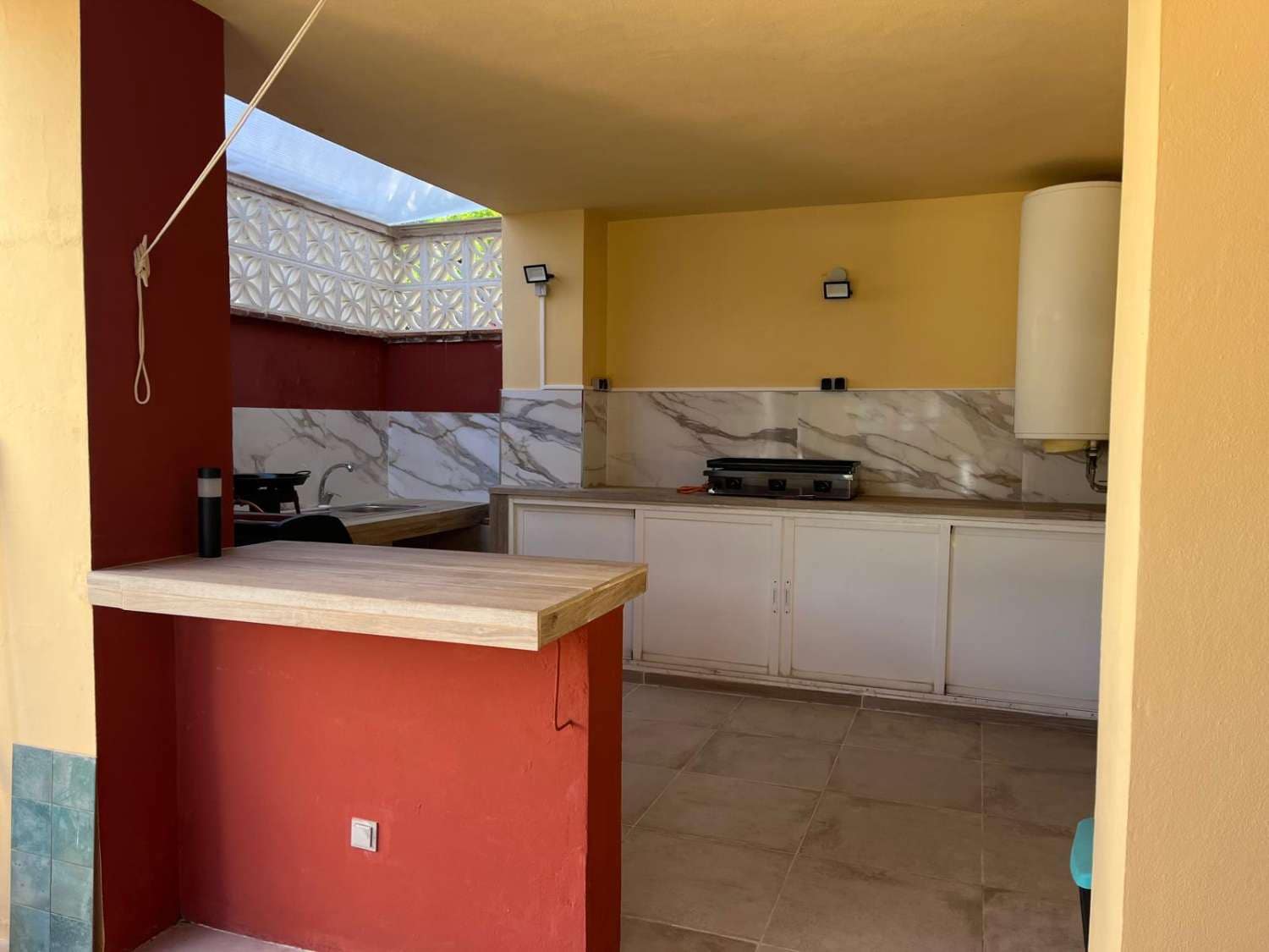 Chalet de 2 habitaciones en Benahavís en venta con piscina - 950.000 € (Ref: 9434777)