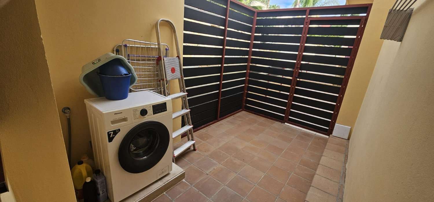 Chalet de 2 habitaciones en Benahavís en venta con piscina - 950.000 € (Ref: 9434777)