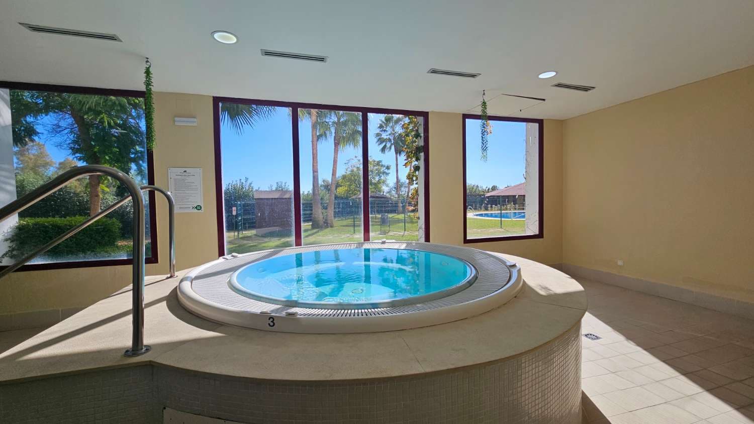 Chalet de 2 habitaciones en Benahavís en venta con piscina - 950.000 € (Ref: 9434777)