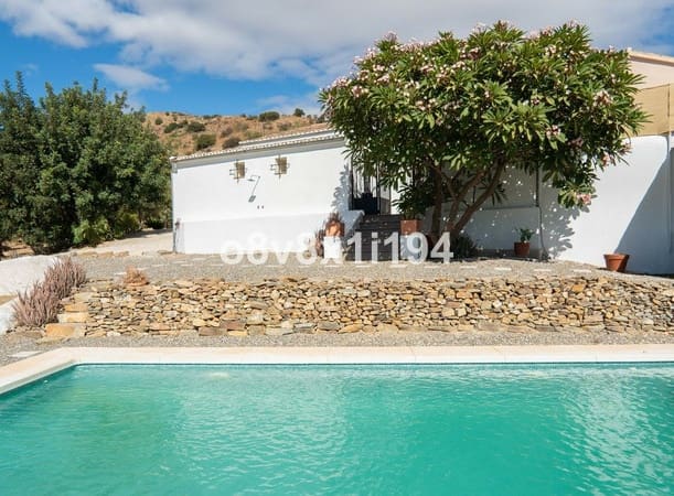 5 bedroom Finca/Country House for sale in Cartama with pool - € 599,000 (Ref: 9434781)