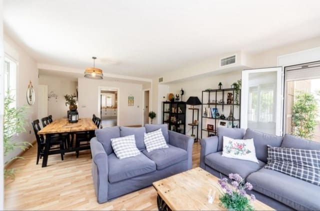 6 Zimmer Villa zu verkaufen in Alhaurín de la Torre mit Pool - 795.000 € (Ref: 9434786)