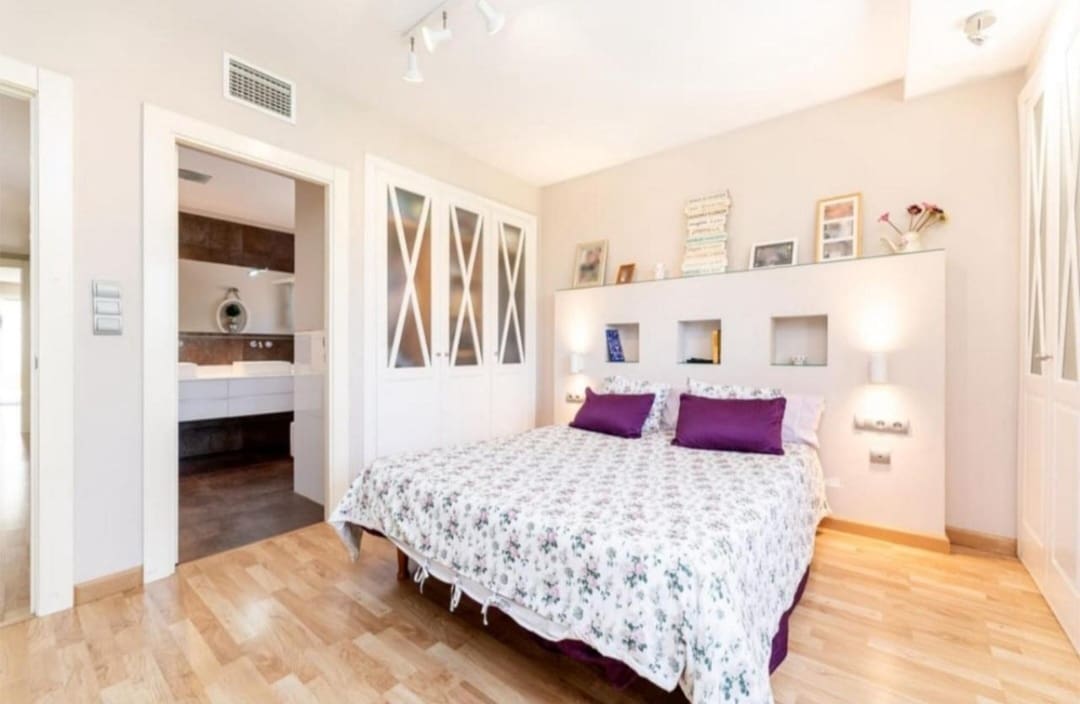 6 bedroom Villa for sale in Alhaurin de la Torre with pool - € 795,000 (Ref: 9434786)