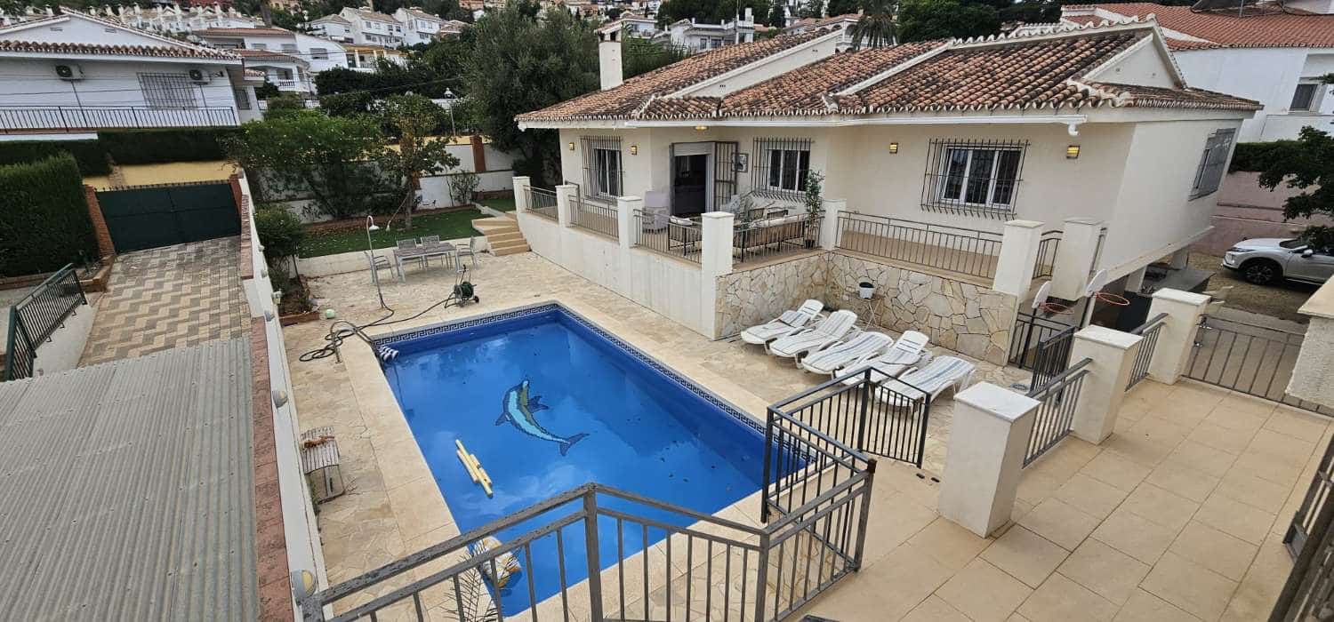 6 bedroom Villa for sale in Alhaurin de la Torre with pool - € 795,000 (Ref: 9434786)