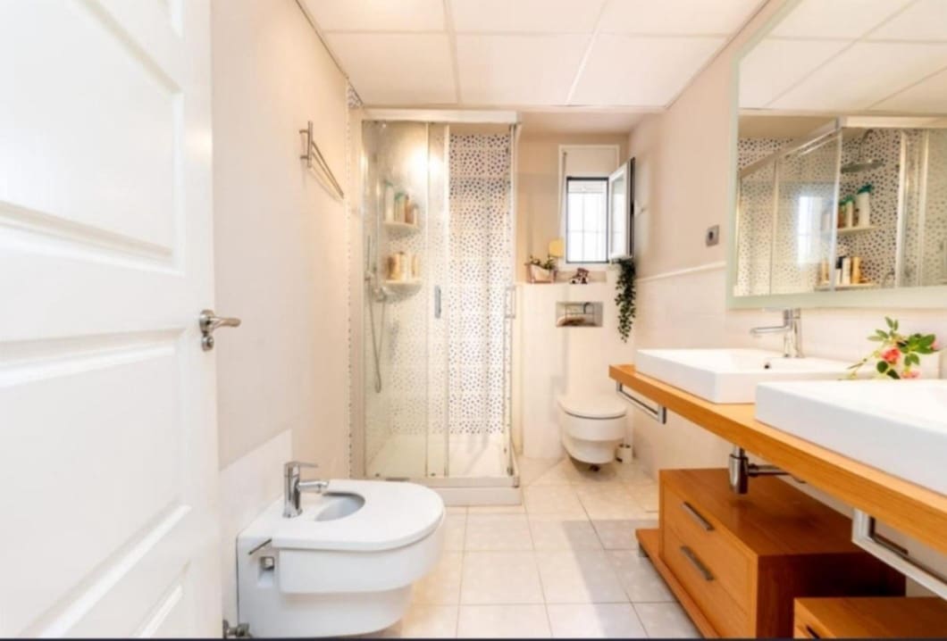 6 bedroom Villa for sale in Alhaurin de la Torre with pool - € 795,000 (Ref: 9434786)