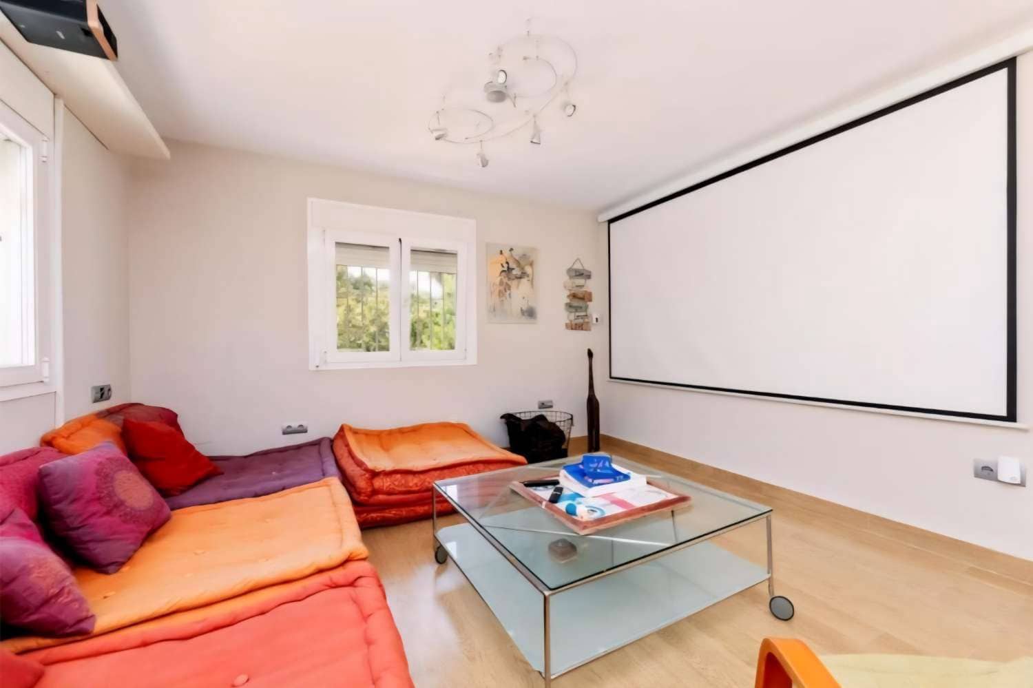 6 bedroom Villa for sale in Alhaurin de la Torre with pool - € 795,000 (Ref: 9434786)