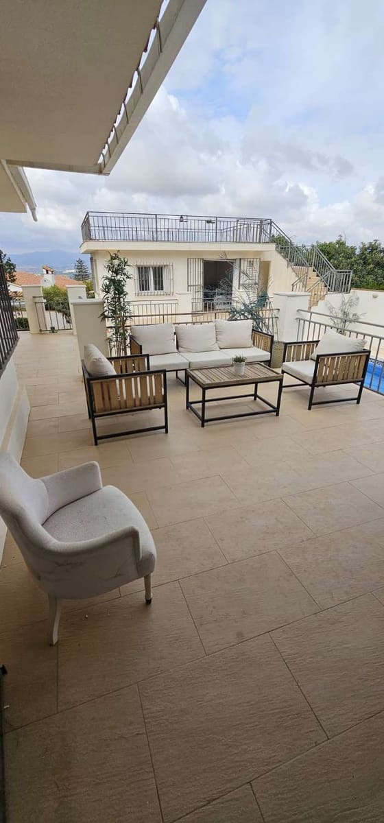 6 bedroom Villa for sale in Alhaurin de la Torre with pool - € 795,000 (Ref: 9434786)