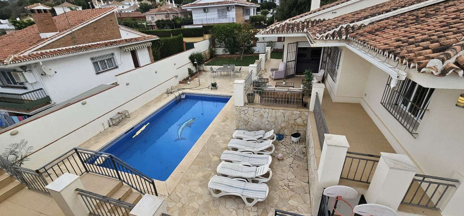 6 bedroom Villa for sale in Alhaurin de la Torre with pool - € 795,000 (Ref: 9434786)