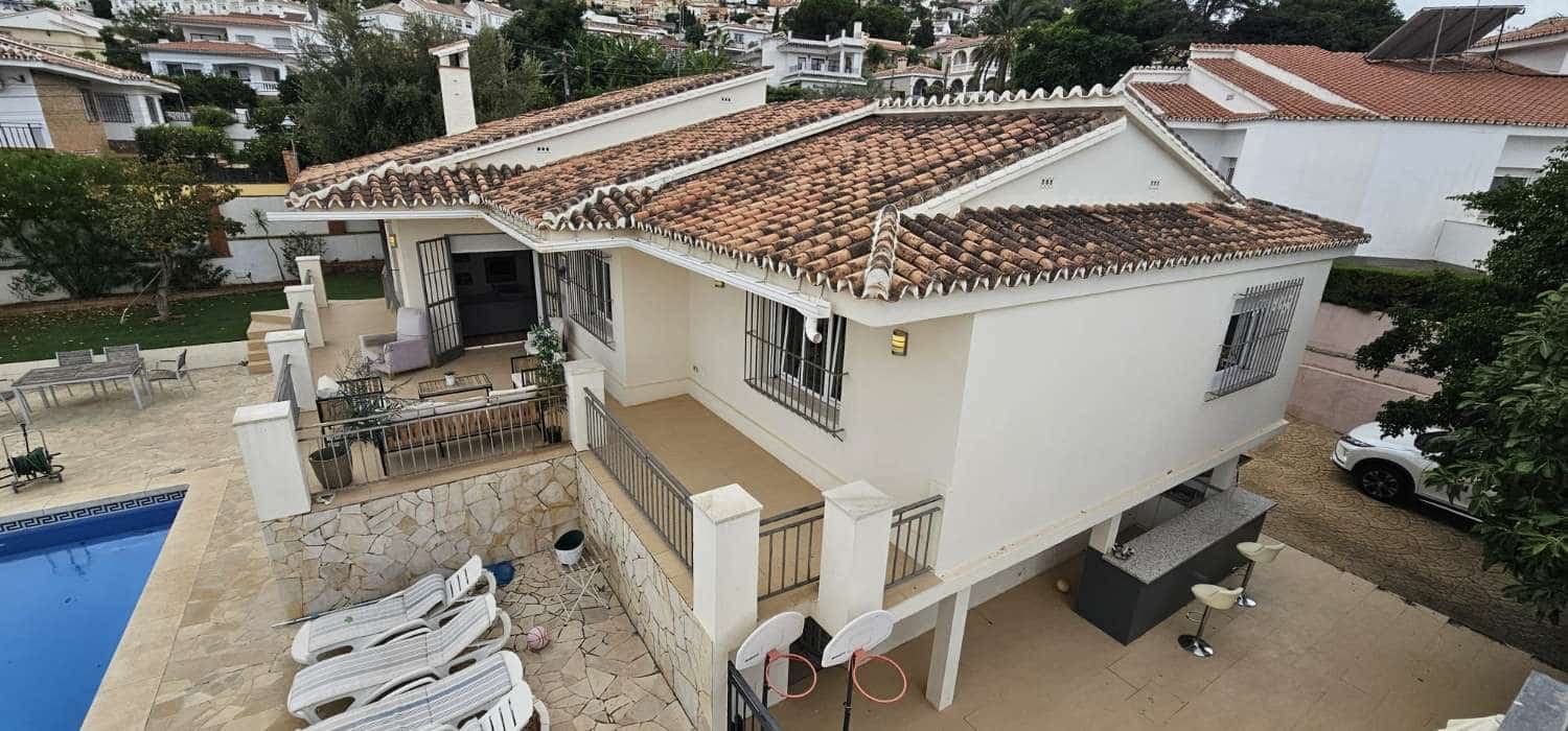 6 bedroom Villa for sale in Alhaurin de la Torre with pool - € 795,000 (Ref: 9434786)