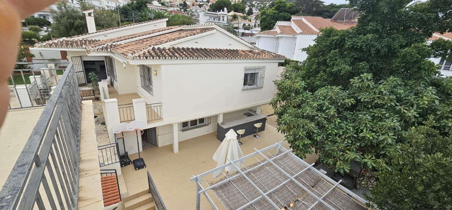 6 bedroom Villa for sale in Alhaurin de la Torre with pool - € 795,000 (Ref: 9434786)