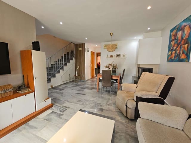 Adosado de 4 habitaciones en Alhaurín de la Torre en venta con piscina garaje - 410.000 € (Ref: 9434791)