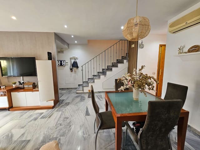 Adosado de 4 habitaciones en Alhaurín de la Torre en venta con piscina garaje - 410.000 € (Ref: 9434791)