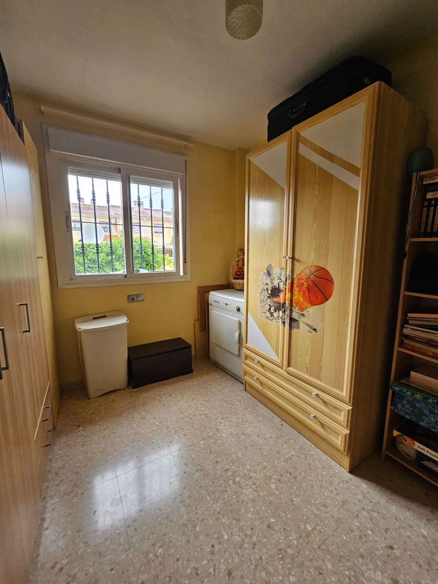 Adosado de 4 habitaciones en Alhaurín de la Torre en venta con piscina garaje - 410.000 € (Ref: 9434791)