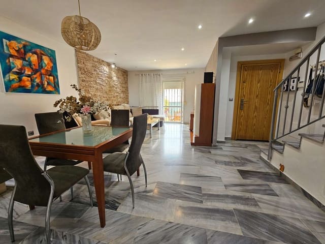 Adosado de 4 habitaciones en Alhaurín de la Torre en venta con piscina garaje - 410.000 € (Ref: 9434791)