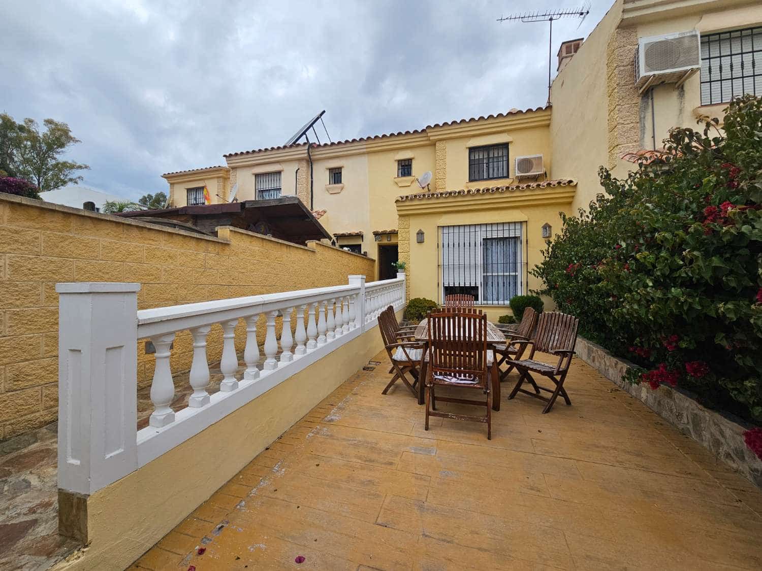 Adosado de 4 habitaciones en Alhaurín de la Torre en venta con piscina garaje - 410.000 € (Ref: 9434791)