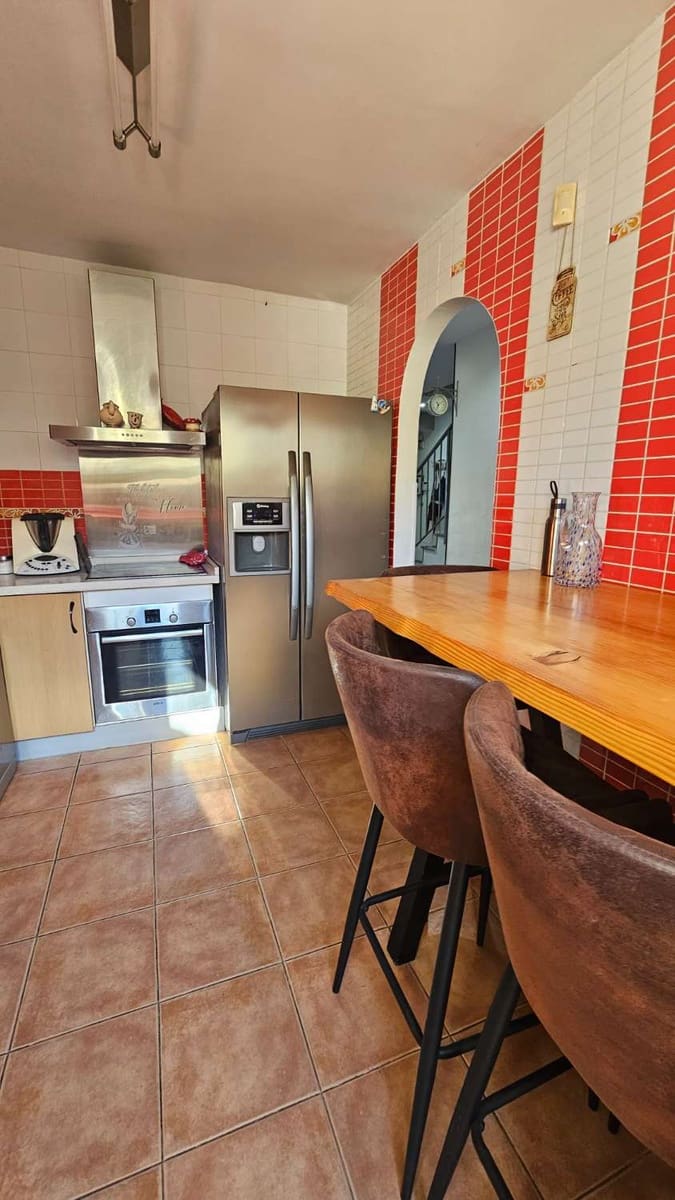 4 makuuhuone Rivitalo myytävänä paikassa Alhaurin de la Torre mukana uima-altaan 
autotalli - 416 000 € (Ref: 9434791)