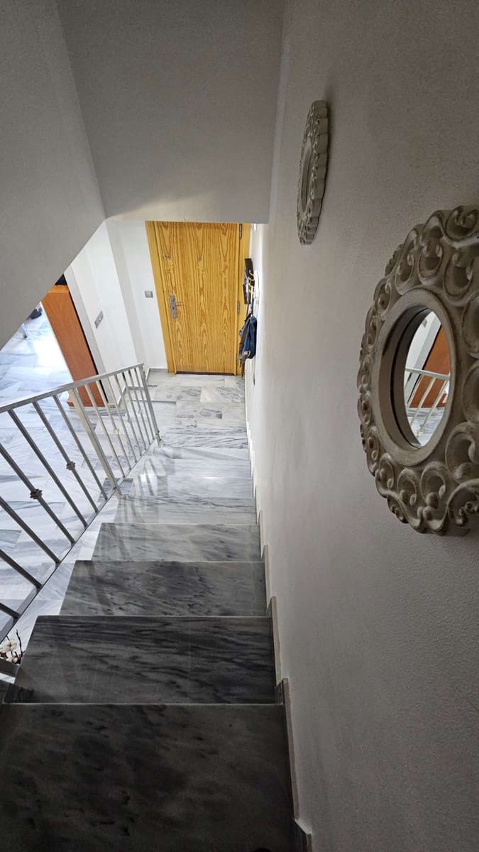 4 makuuhuone Rivitalo myytävänä paikassa Alhaurin de la Torre mukana uima-altaan 
autotalli - 416 000 € (Ref: 9434791)