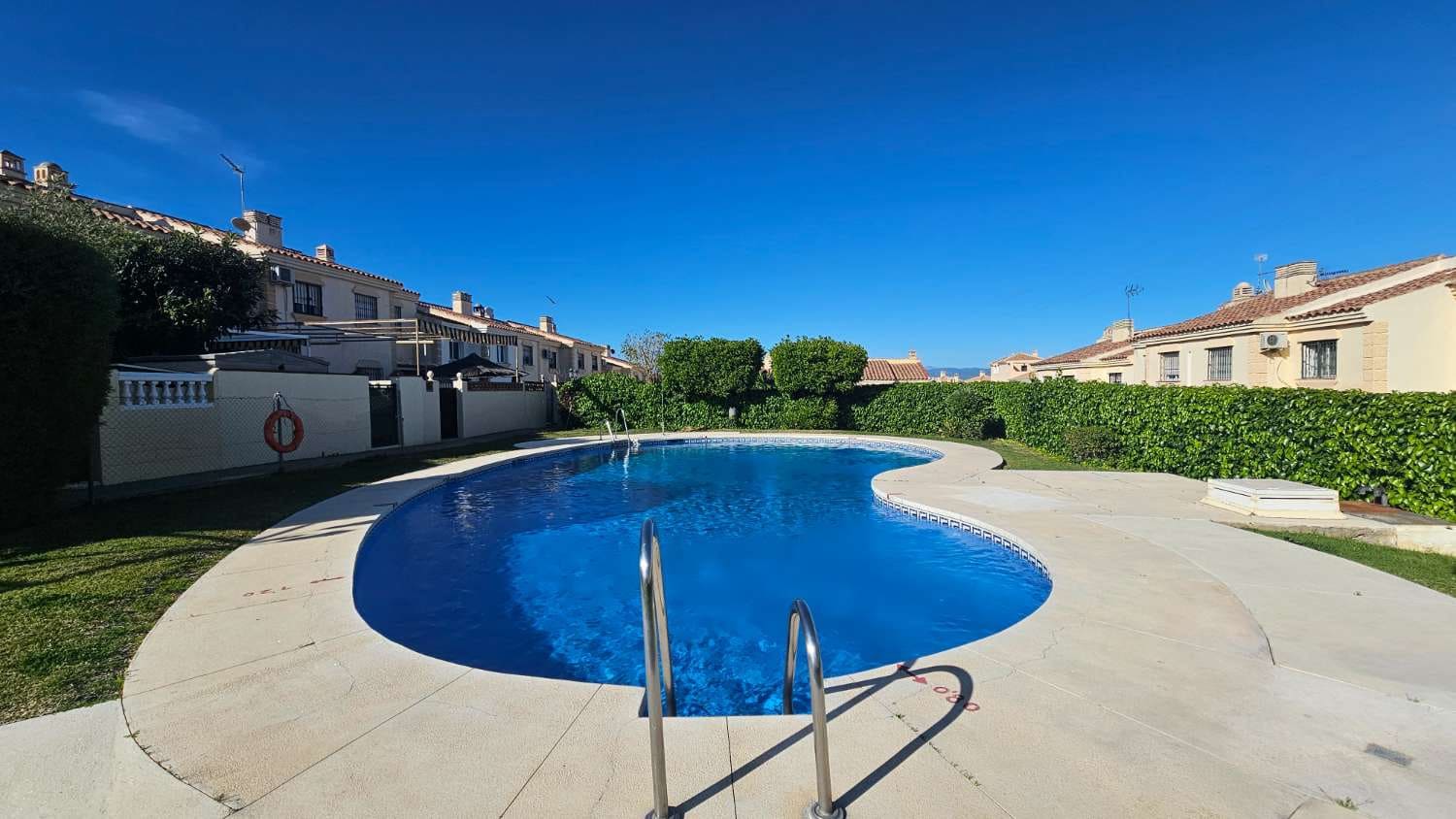 4 makuuhuone Rivitalo myytävänä paikassa Alhaurin de la Torre mukana uima-altaan 
autotalli - 416 000 € (Ref: 9434791)