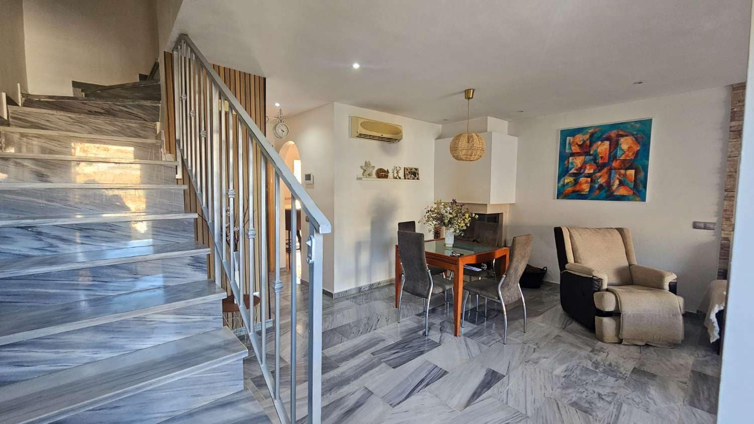 4 makuuhuone Rivitalo myytävänä paikassa Alhaurin de la Torre mukana uima-altaan 
autotalli - 416 000 € (Ref: 9434791)