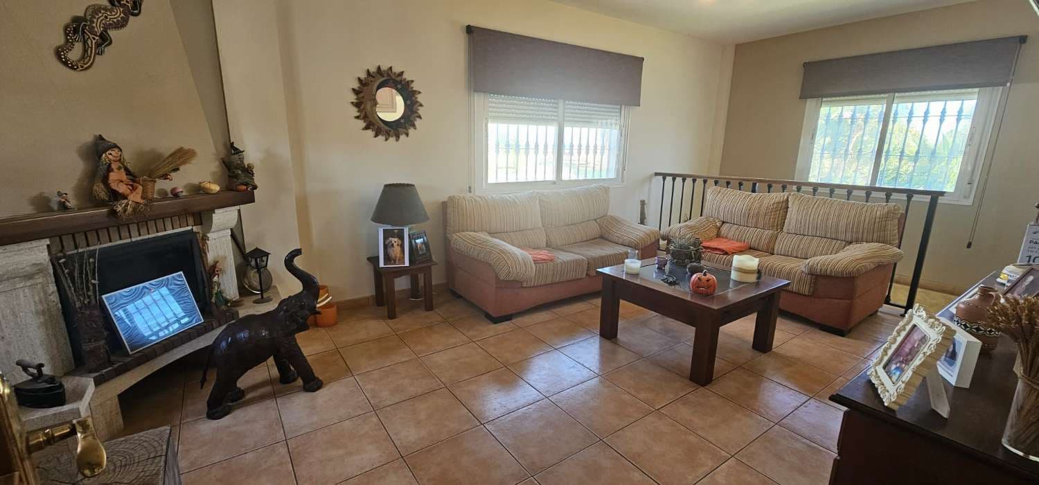 3 bedroom Villa for sale in Alhaurin de la Torre with pool garage - € 560,000 (Ref: 9434793)