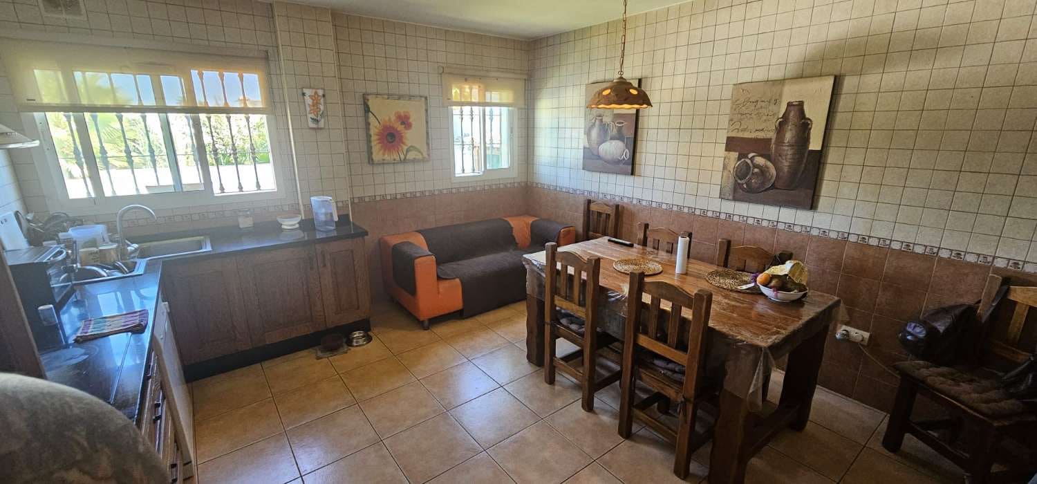 3 bedroom Villa for sale in Alhaurin de la Torre with pool garage - € 560,000 (Ref: 9434793)