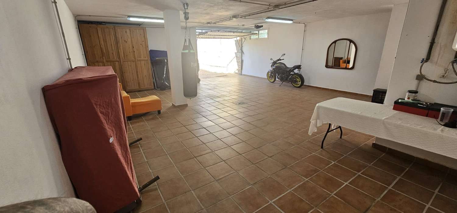 3 bedroom Villa for sale in Alhaurin de la Torre with pool garage - € 560,000 (Ref: 9434793)