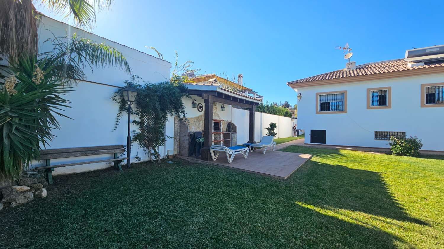 3 bedroom Villa for sale in Alhaurin de la Torre with pool garage - € 560,000 (Ref: 9434793)