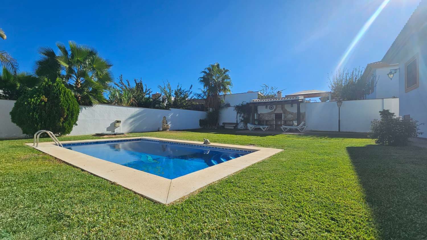 3 bedroom Villa for sale in Alhaurin de la Torre with pool garage - € 560,000 (Ref: 9434793)