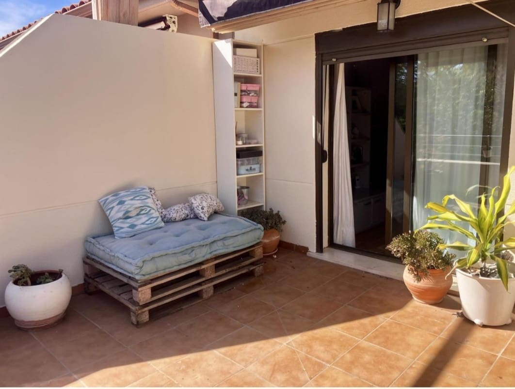 2 bedroom Beach Apartment for sale in Alhaurin de la Torre with pool garage - € 314,000 (Ref: 9434803)