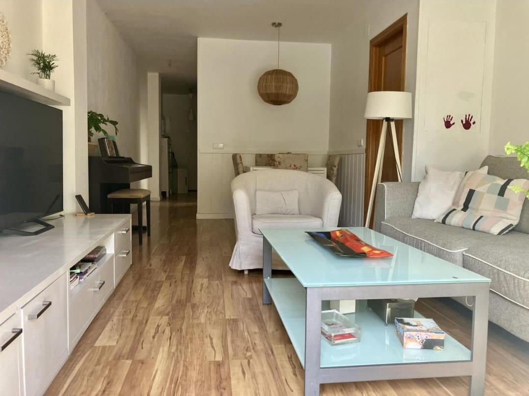 2 bedroom Beach Apartment for sale in Alhaurin de la Torre with pool garage - € 314,000 (Ref: 9434803)