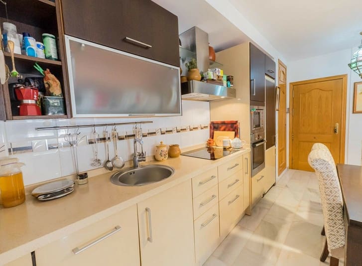2 bedroom Beach Apartment for sale in Torremolinos with garage - € 295,000 (Ref: 9434804)