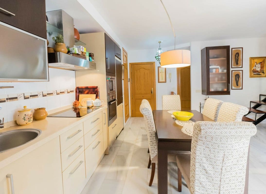 2 bedroom Beach Apartment for sale in Torremolinos with garage - € 295,000 (Ref: 9434804)