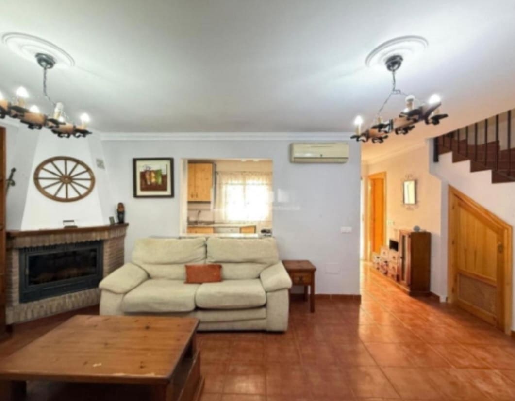 Adosado de 4 habitaciones en Cártama en venta con piscina garaje - 309.000 € (Ref: 9434807)