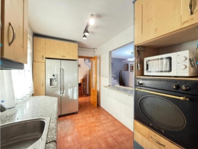 Adosado de 4 habitaciones en Cártama en venta con piscina garaje - 309.000 € (Ref: 9434807)