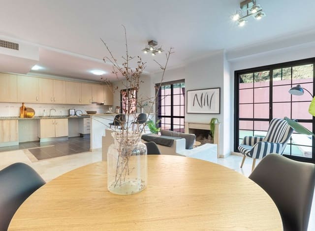 4 Zimmer Doppelhaus zu verkaufen in Benalmádena mit Pool Garage - 495.000 € (Ref: 9434812)