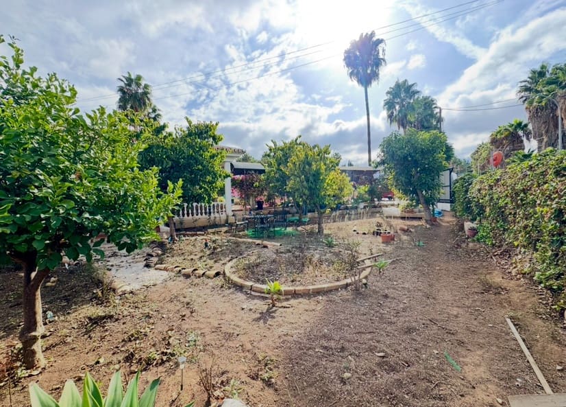 6 bedroom Finca/Country House for sale in Alhaurin de la Torre - € 785,000 (Ref: 9434815)