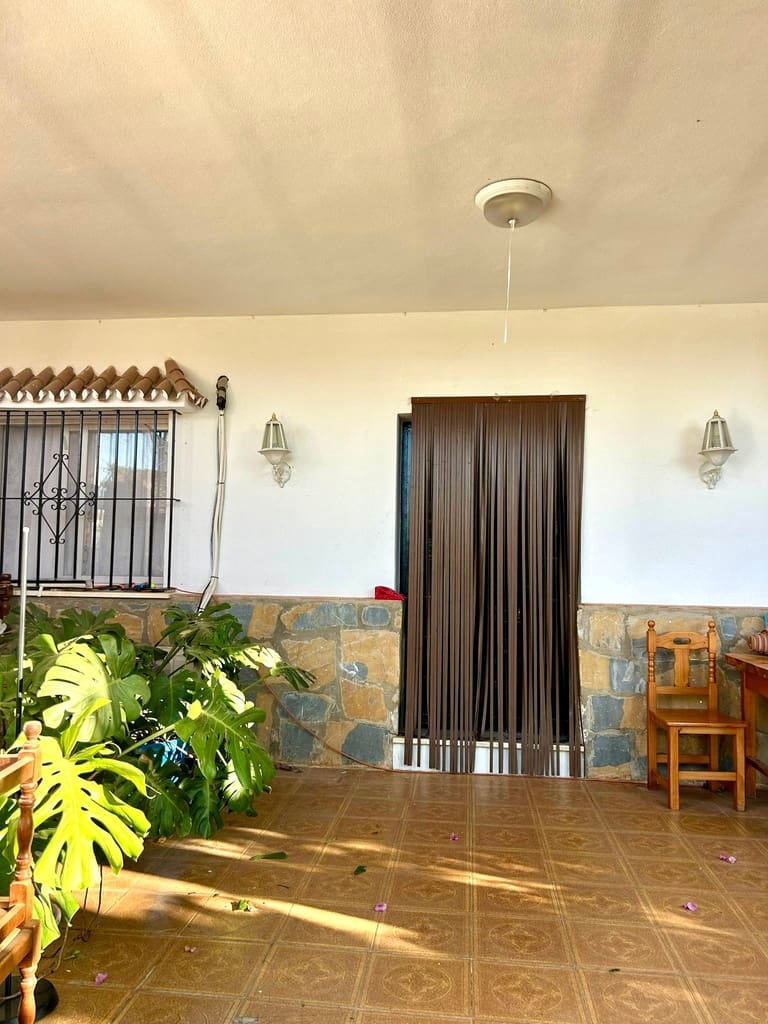 6 bedroom Finca/Country House for sale in Alhaurin de la Torre - € 785,000 (Ref: 9434815)