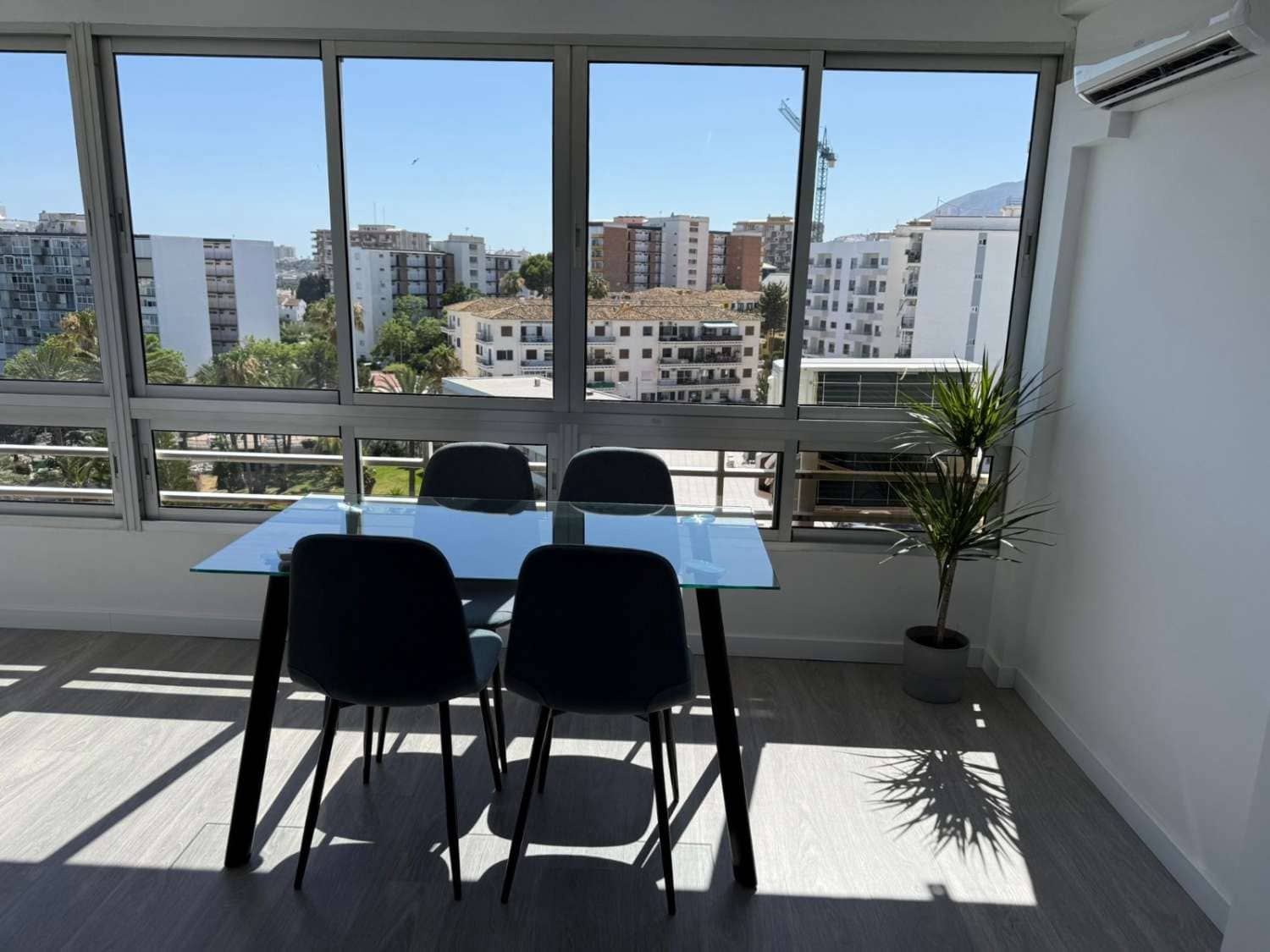 1 sypialnia Apartament na sprzedaż w Benalmadena z basenem garażem - 272 950 € (Ref: 9434820)