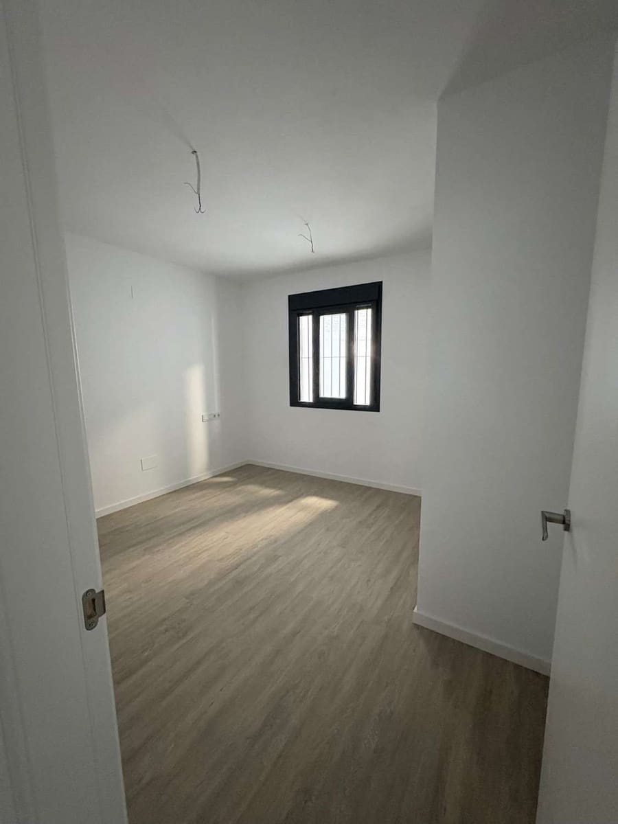 1 quarto Apartamento de Praia para venda em Puerto de la Torre com piscina garagem - 268 950 € (Ref: 9434821)