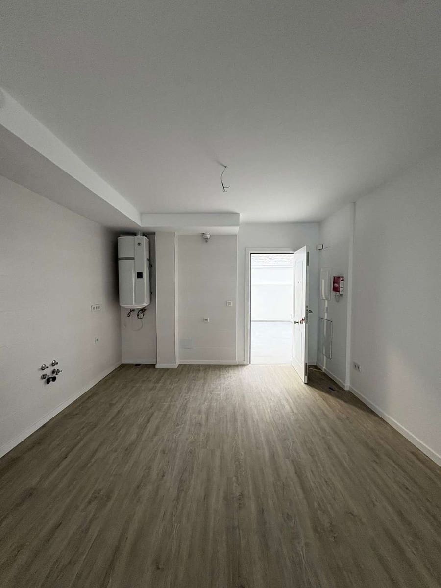 1 quarto Apartamento de Praia para venda em Puerto de la Torre com piscina garagem - 268 950 € (Ref: 9434821)