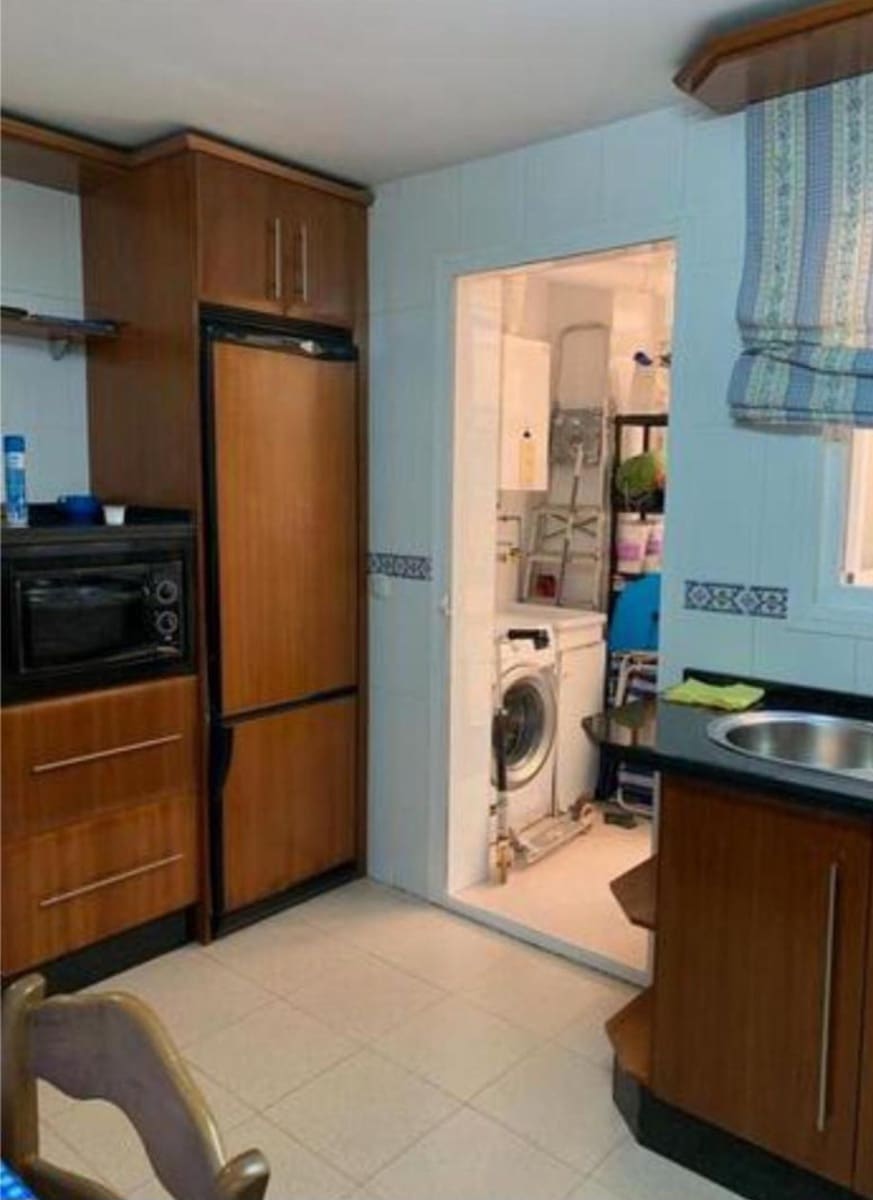 3 makuuhuone Asunto myytävänä paikassa Fuengirola mukana uima-altaan 
autotalli - 430 000 € (Ref: 9434825)