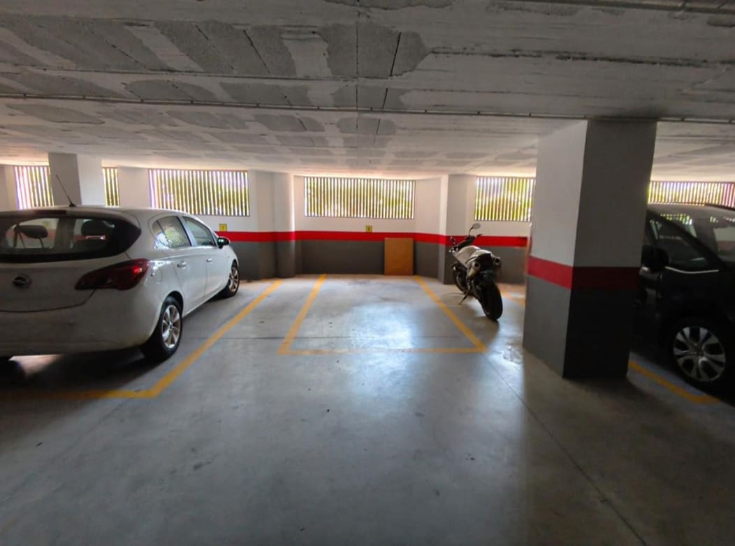 3 makuuhuone Asunto myytävänä paikassa Fuengirola mukana uima-altaan 
autotalli - 430 000 € (Ref: 9434825)