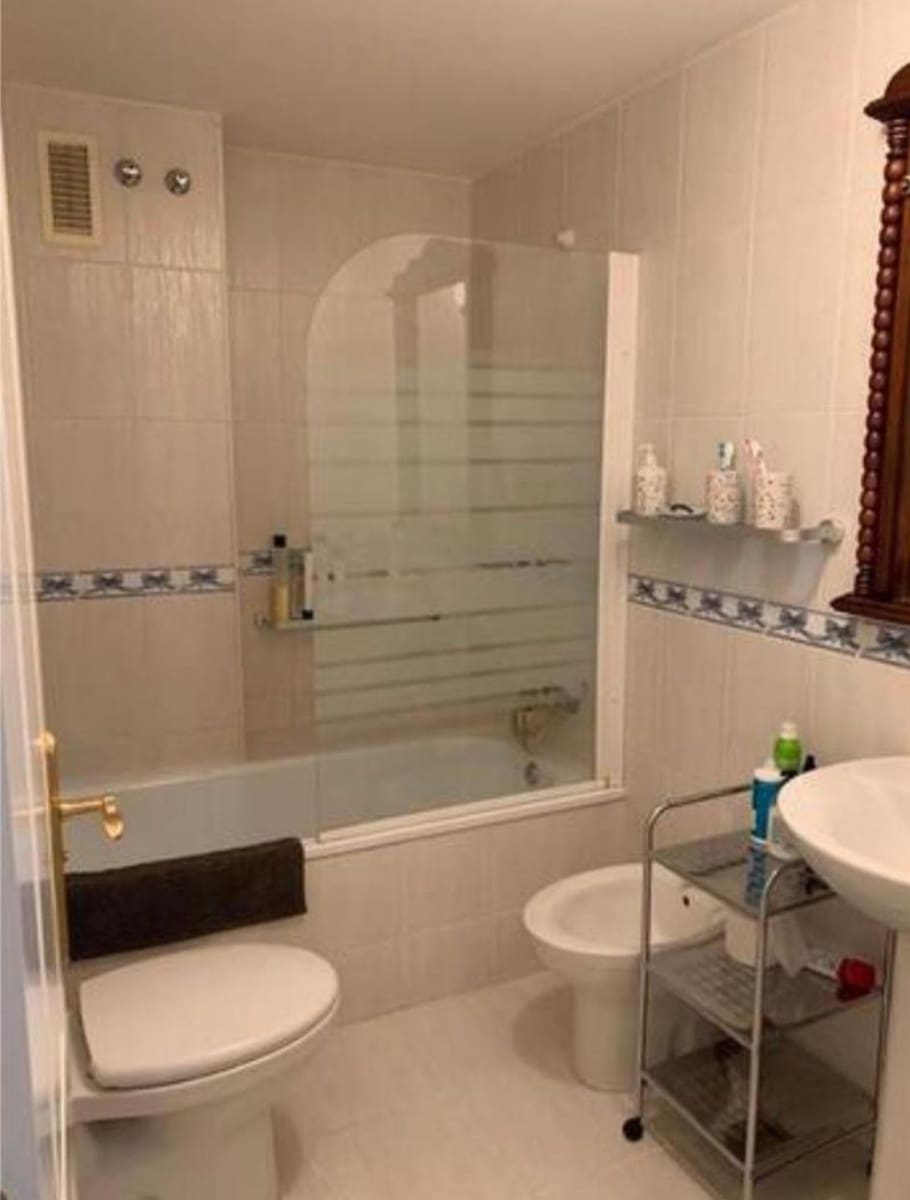 3 makuuhuone Asunto myytävänä paikassa Fuengirola mukana uima-altaan 
autotalli - 430 000 € (Ref: 9434825)