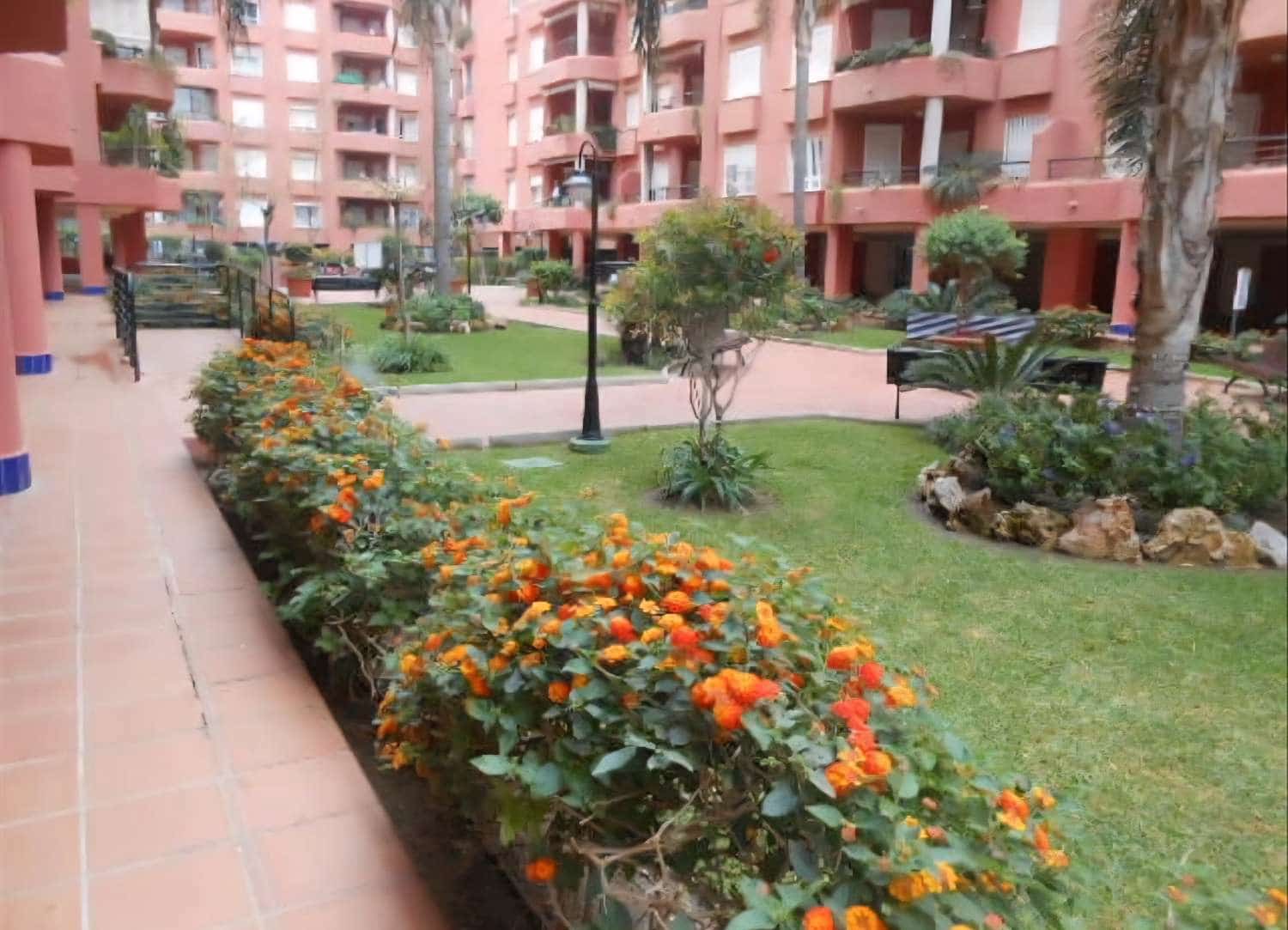 3 makuuhuone Asunto myytävänä paikassa Fuengirola mukana uima-altaan 
autotalli - 430 000 € (Ref: 9434825)