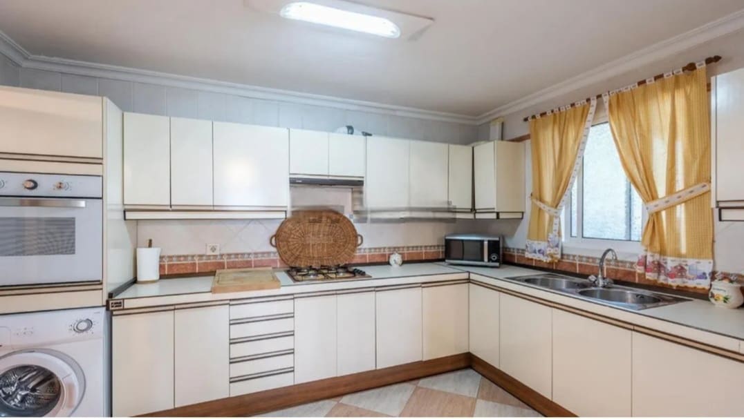 5 Zimmer Villa zu verkaufen in Alhaurin de la Torre mit Pool Garage - 880.000 € (Ref: 9434829)